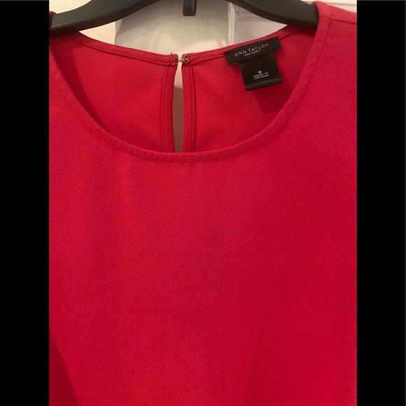 Nwot ann Taylor red tie top - Picture 2 of 3